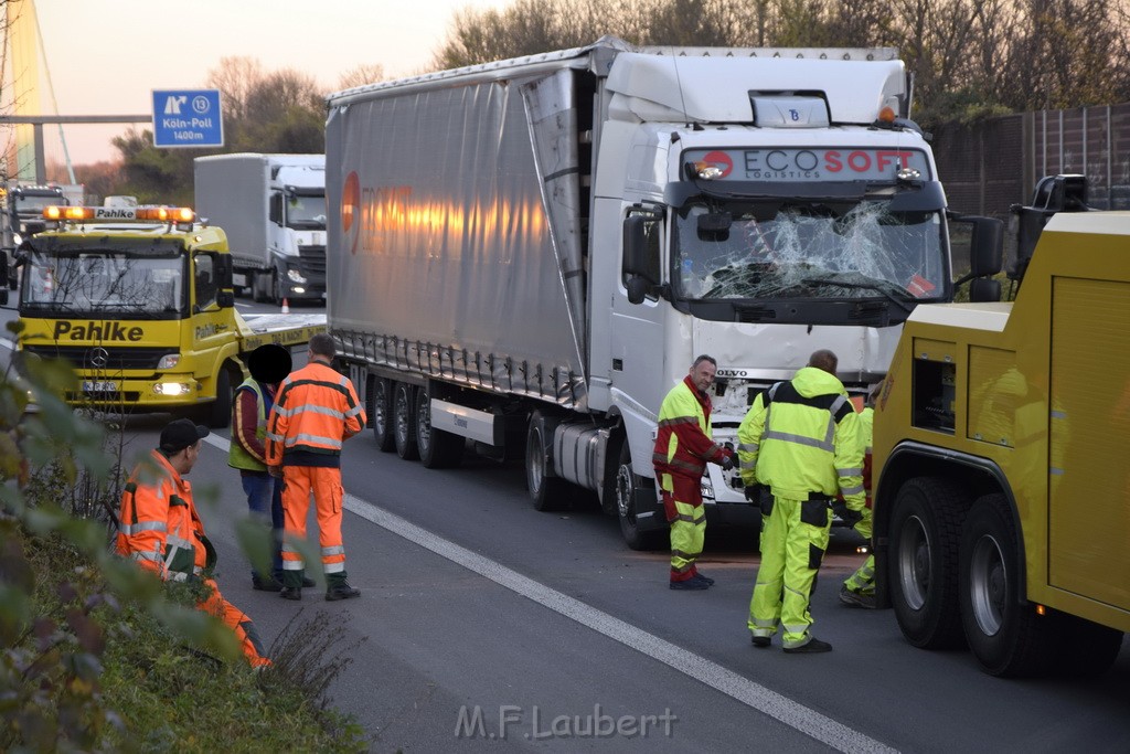 VU LKW A 4 Rich Aachen hinter Rodenkirchener Bruecke P04.JPG - Miklos Laubert